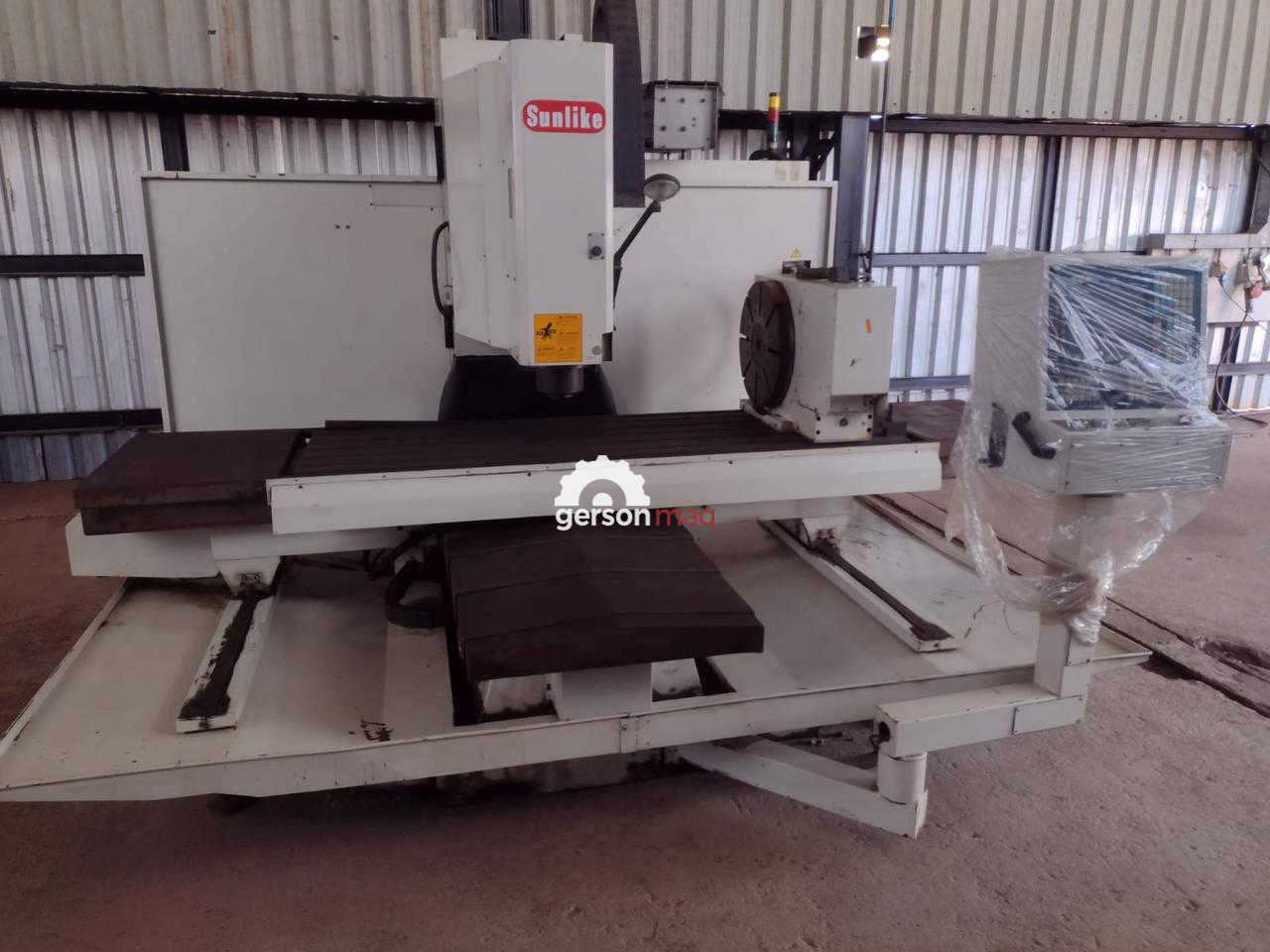 FRESADORA CNC MARCA SUNLIKE M8 X-2000 mm com 4 EIXO